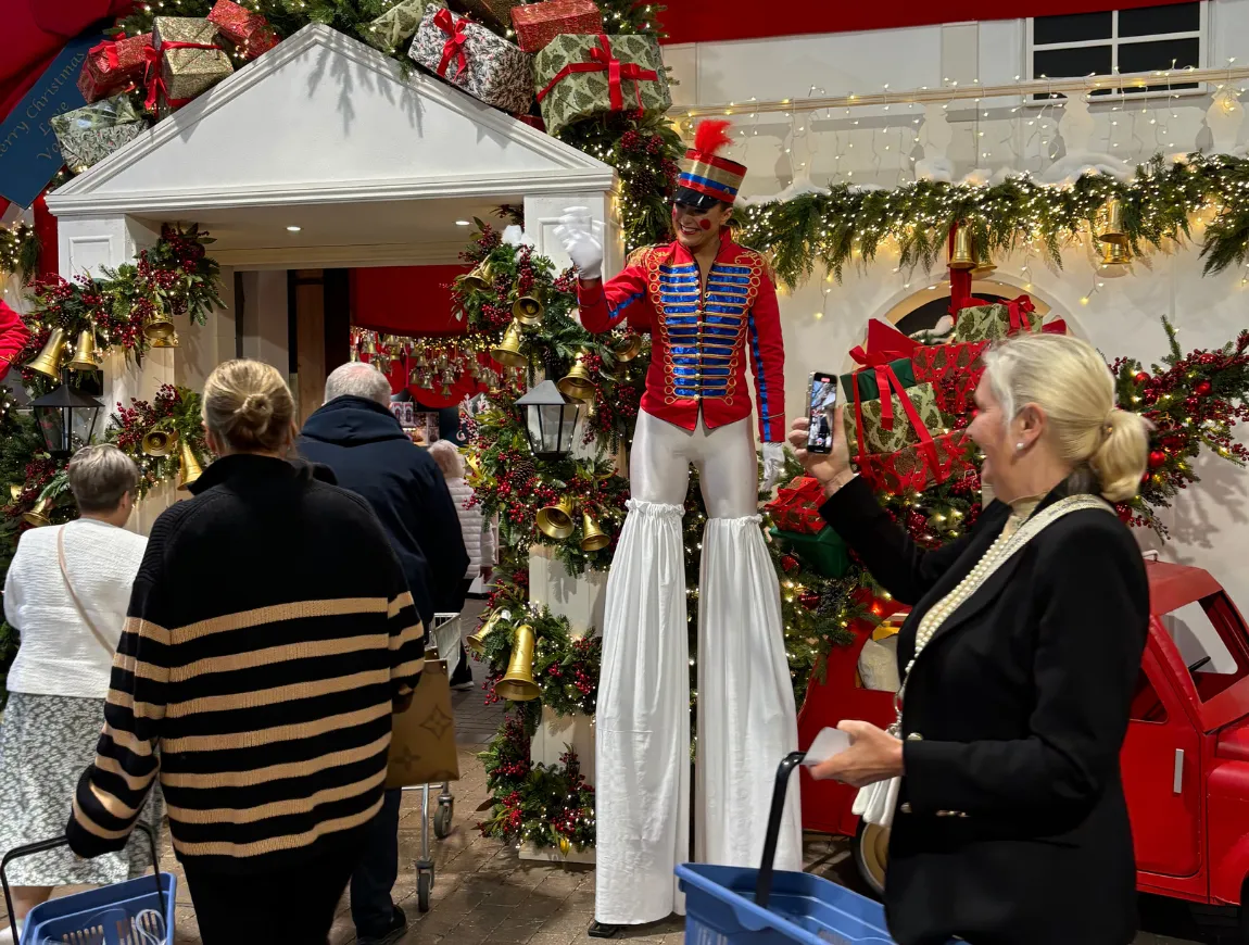 https://beentertained.premiumproductions.co.uk/wp-content/uploads/2026/01/Acts-Speciality-Acts-Stilt-Walkers-4.webp